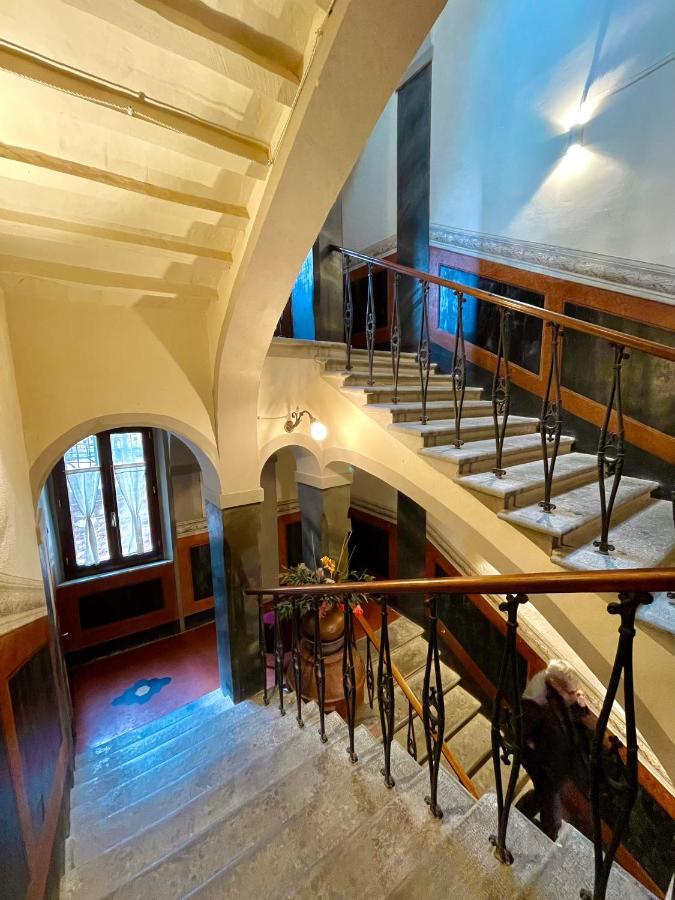 Aparthotel Palazzo Barbini Dimora Storica Castiglione del Lago Exterior foto